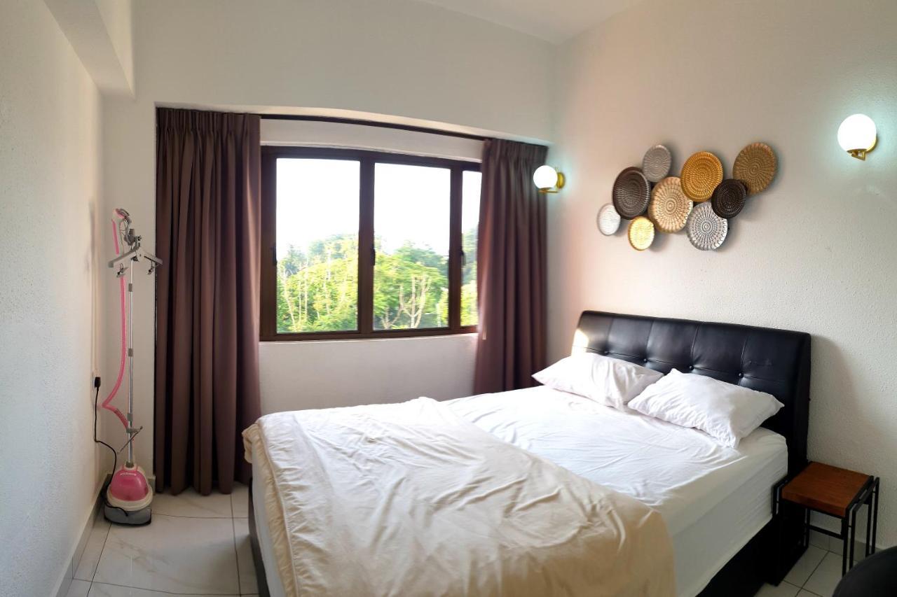 Sri Sayang By Coral Holiday Resort Бату-Ферринги Экстерьер фото