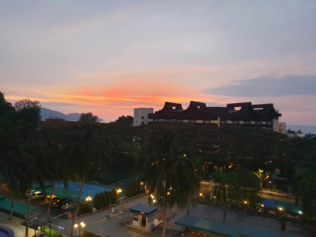 Sri Sayang By Coral Holiday Resort Бату-Ферринги Экстерьер фото