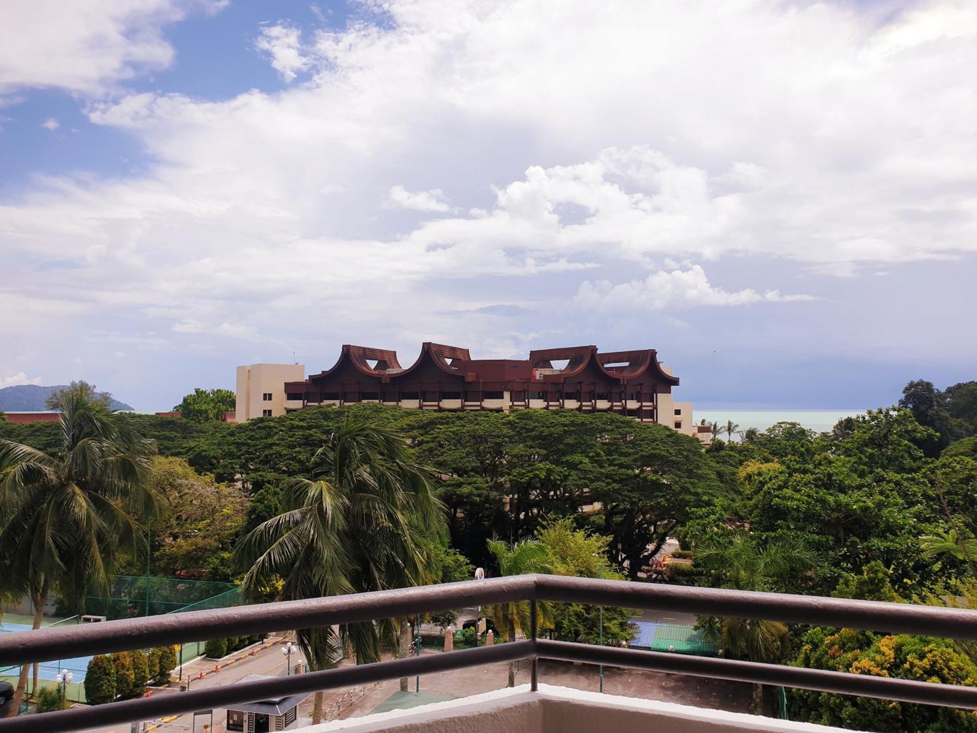 Sri Sayang By Coral Holiday Resort Бату-Ферринги Экстерьер фото